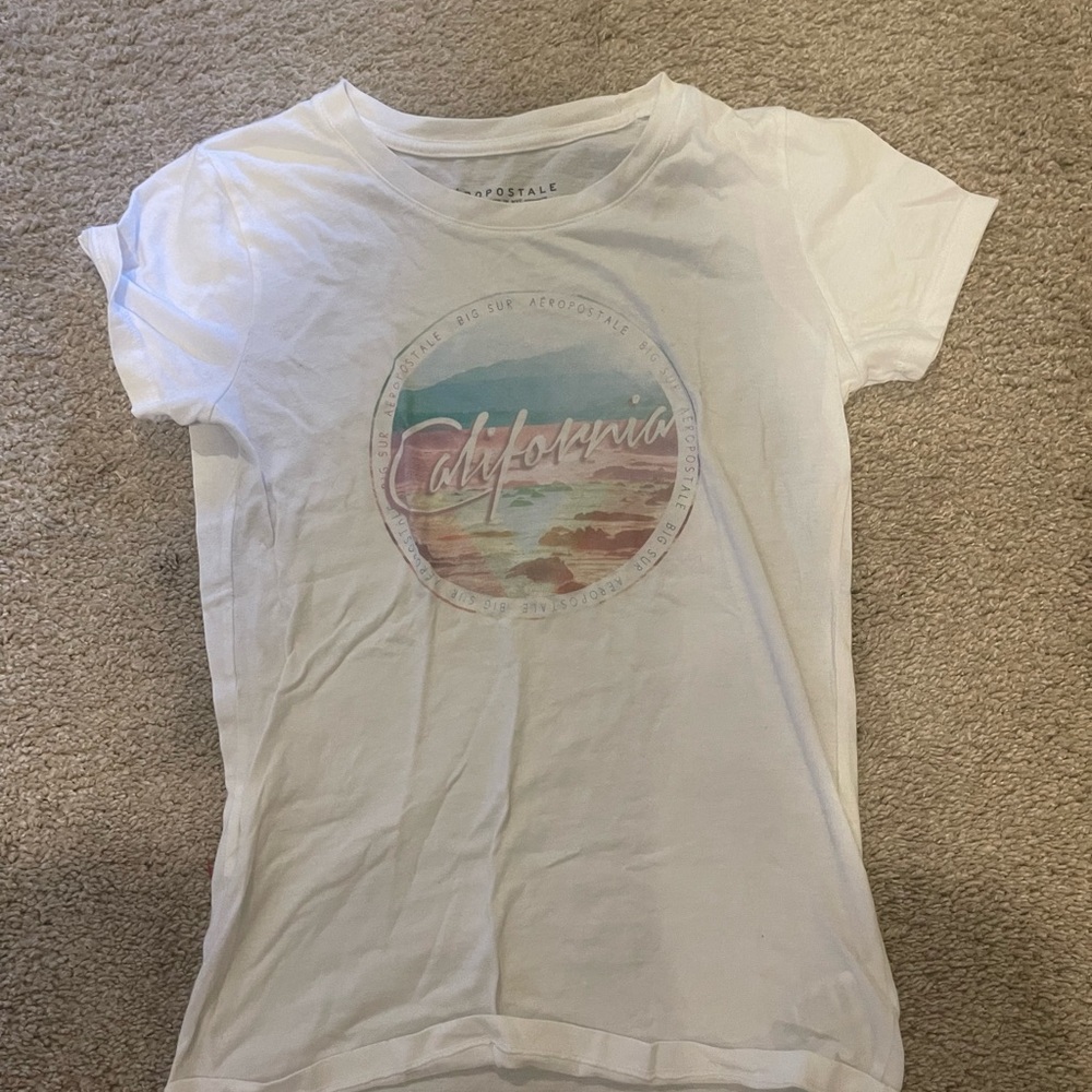Aerospostale lightweight cute Cali shirt!